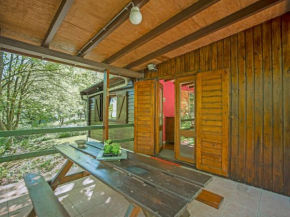 Cozy Chalet in Trois Ponts with Forest Near